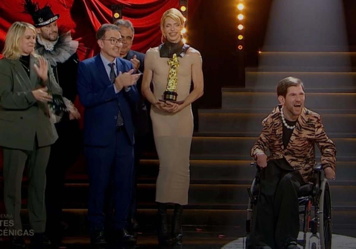Momento de agradecimiento de Telmo Irureta al recibir el premio.