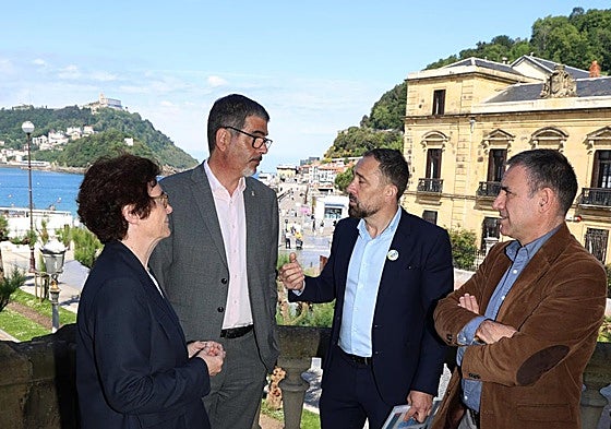 Arzallus, Goia, Itxaso y De los Toyos, ayer en Donostia en la declaración de zona tensionada.