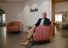Esteban Basterretxea, en las oficinas de la empresa en Donostia.
