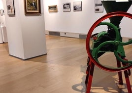 La sala alberga documentación gráfica y escrita junto a maquetas que facilitan la compresión del funcionamiento de los molinos hidráulicos.