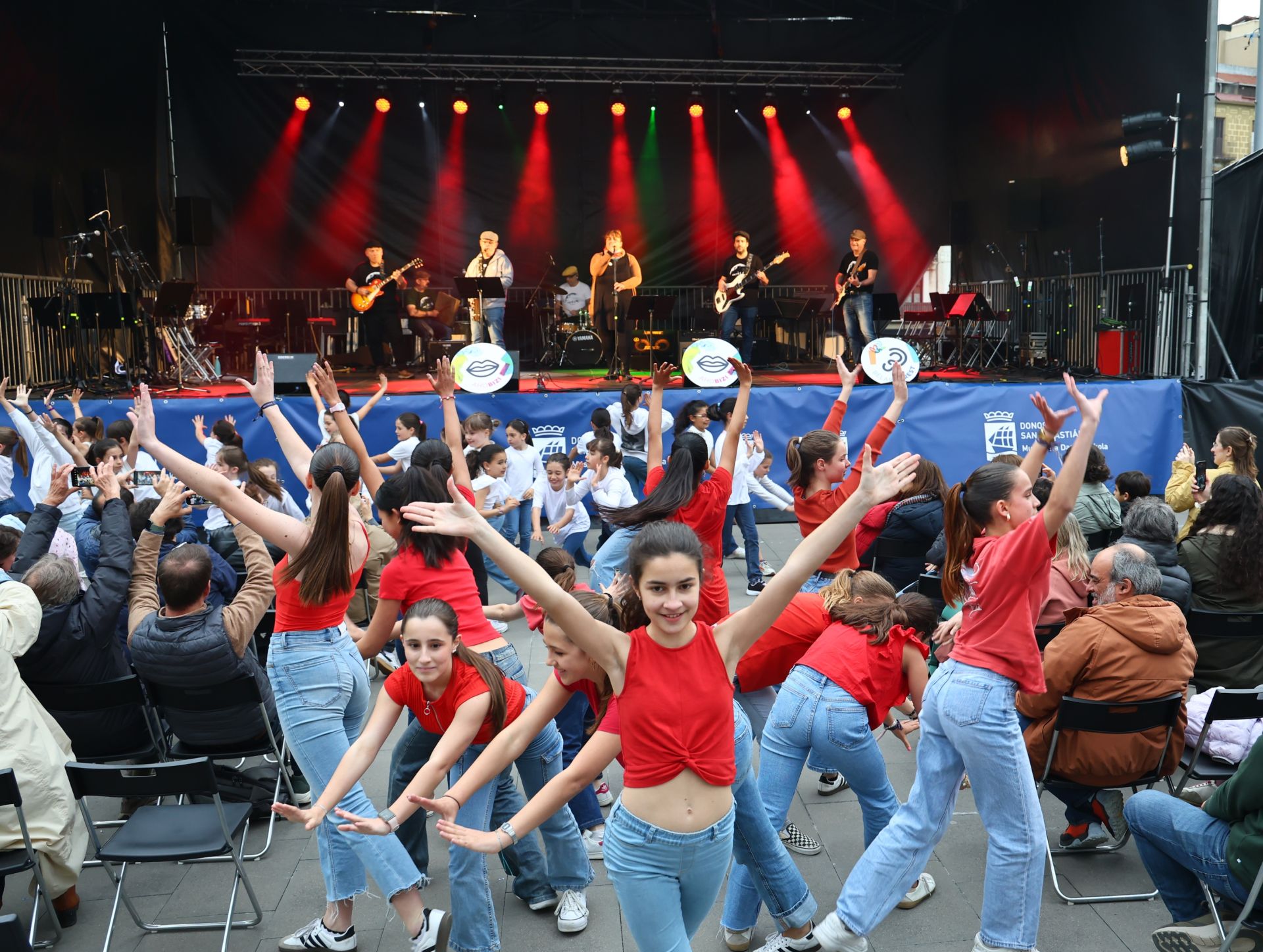 Festa giroan hasi da Donostian Euskaraldia