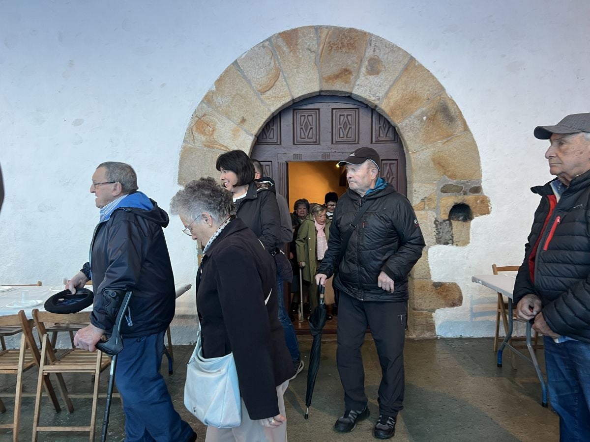 Los mayores protagonizan las primeras horas festivas en Eitza