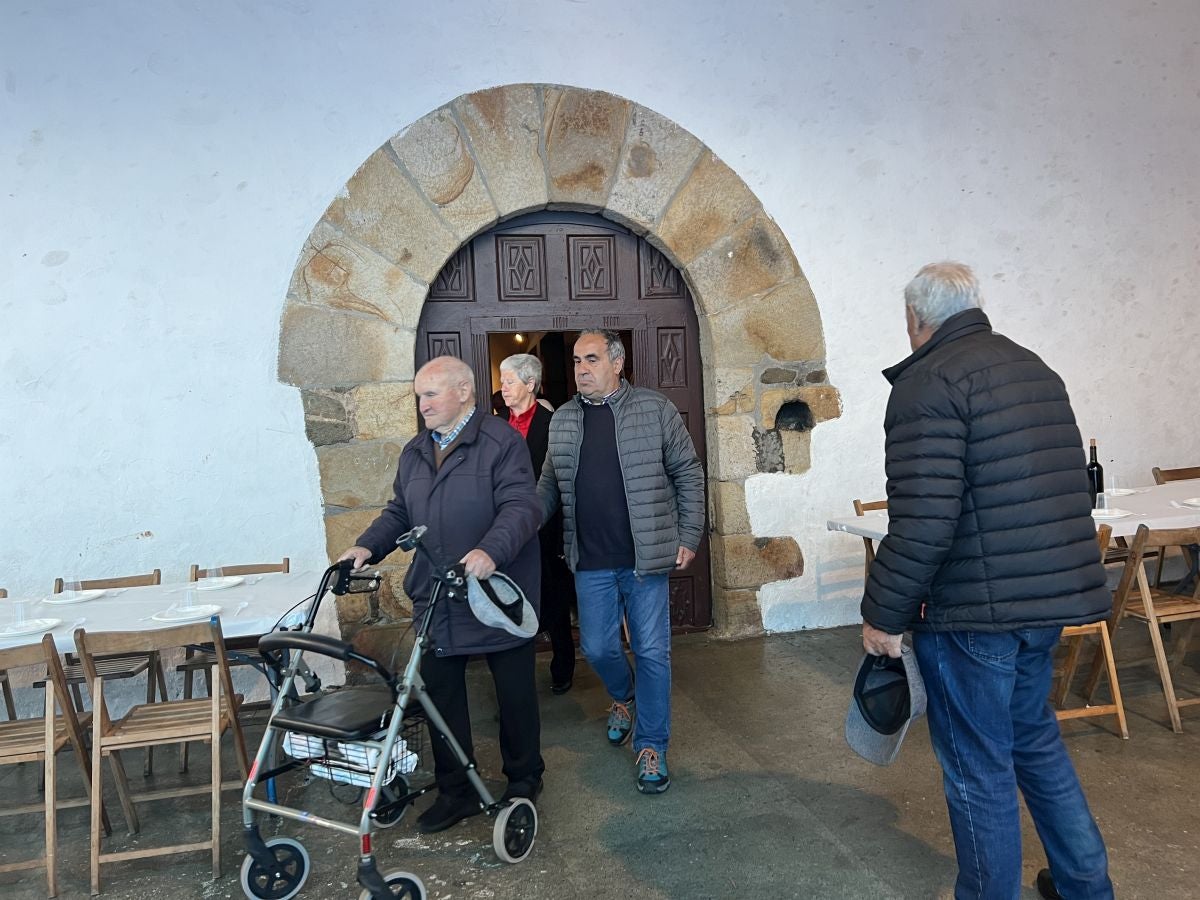 Los mayores protagonizan las primeras horas festivas en Eitza