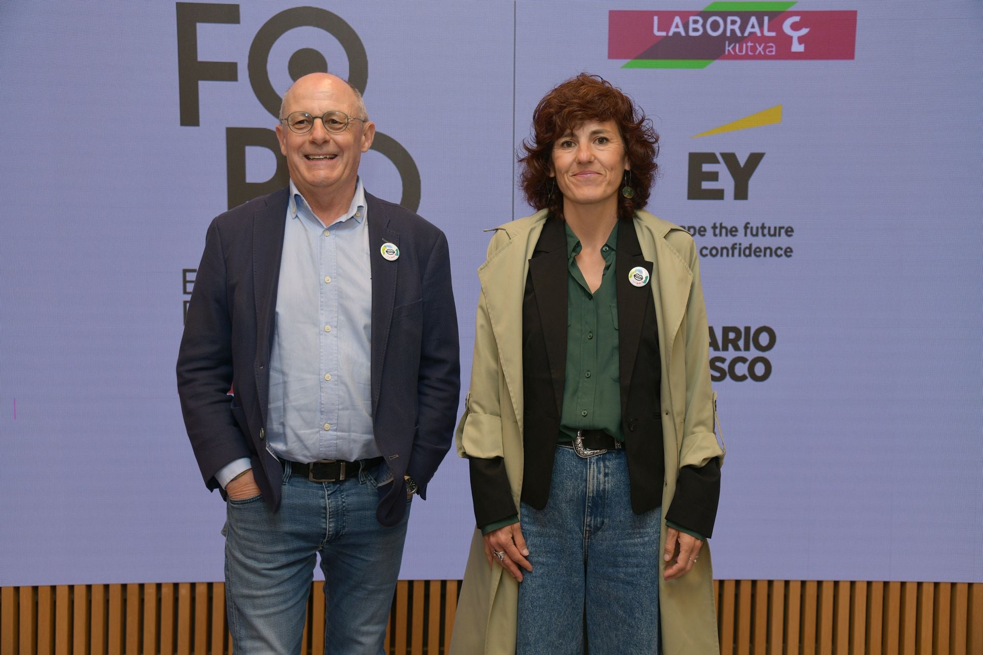 Juan Karlos Izagirre (portavoz de EH Bildu en el Ayuntamiento de San Sebastián) y Garbiñe Alkiza Lopez de Samaniego (concejala de EH Bildu en el Ayuntamiento de San Sebastián).