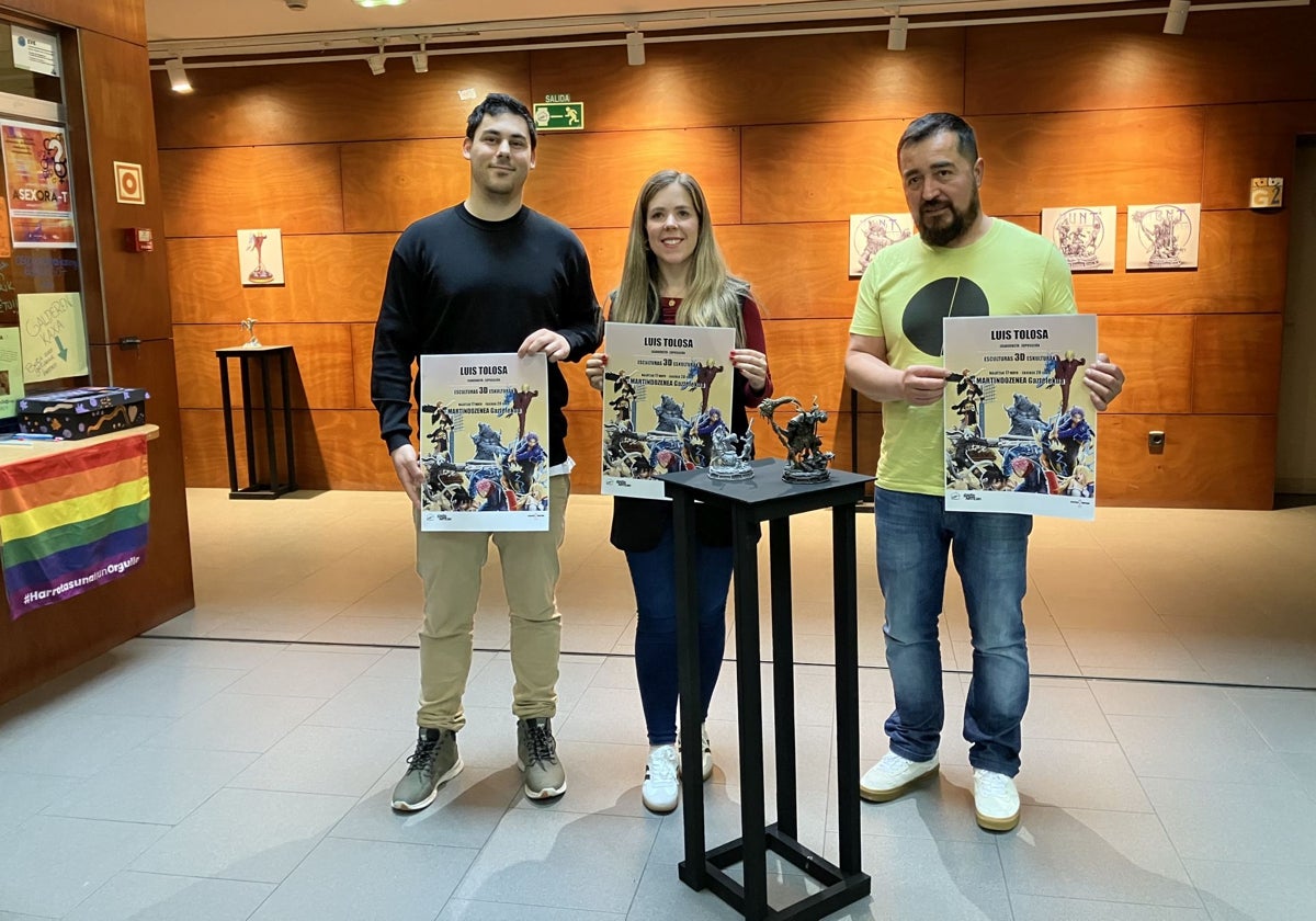 Luis Tolosa, Sandra Caballero y Garikoitz Murua, en la presentación de la exposición.