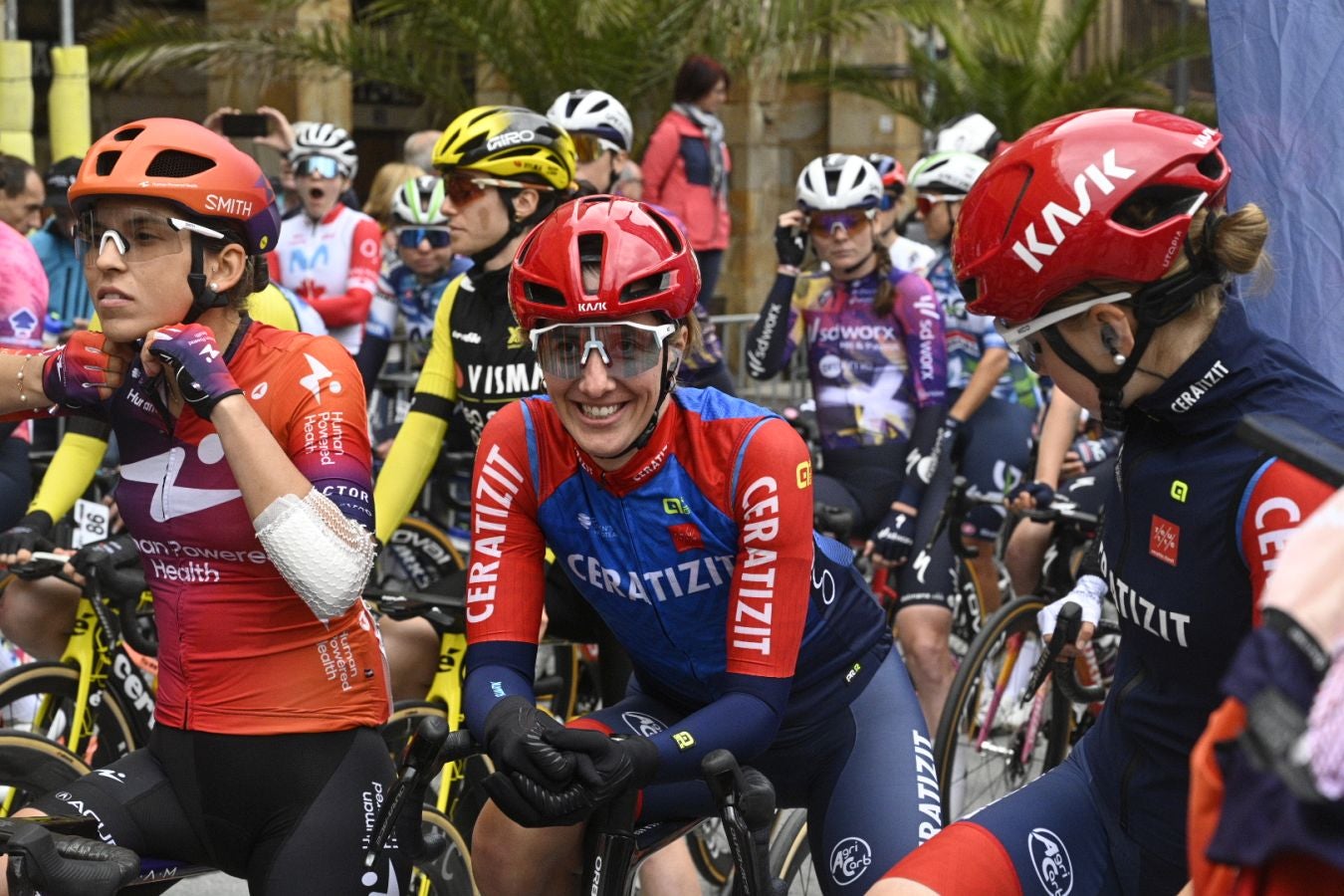 Enérgico impulso a la Itzulia Women en su salida de Zumarraga