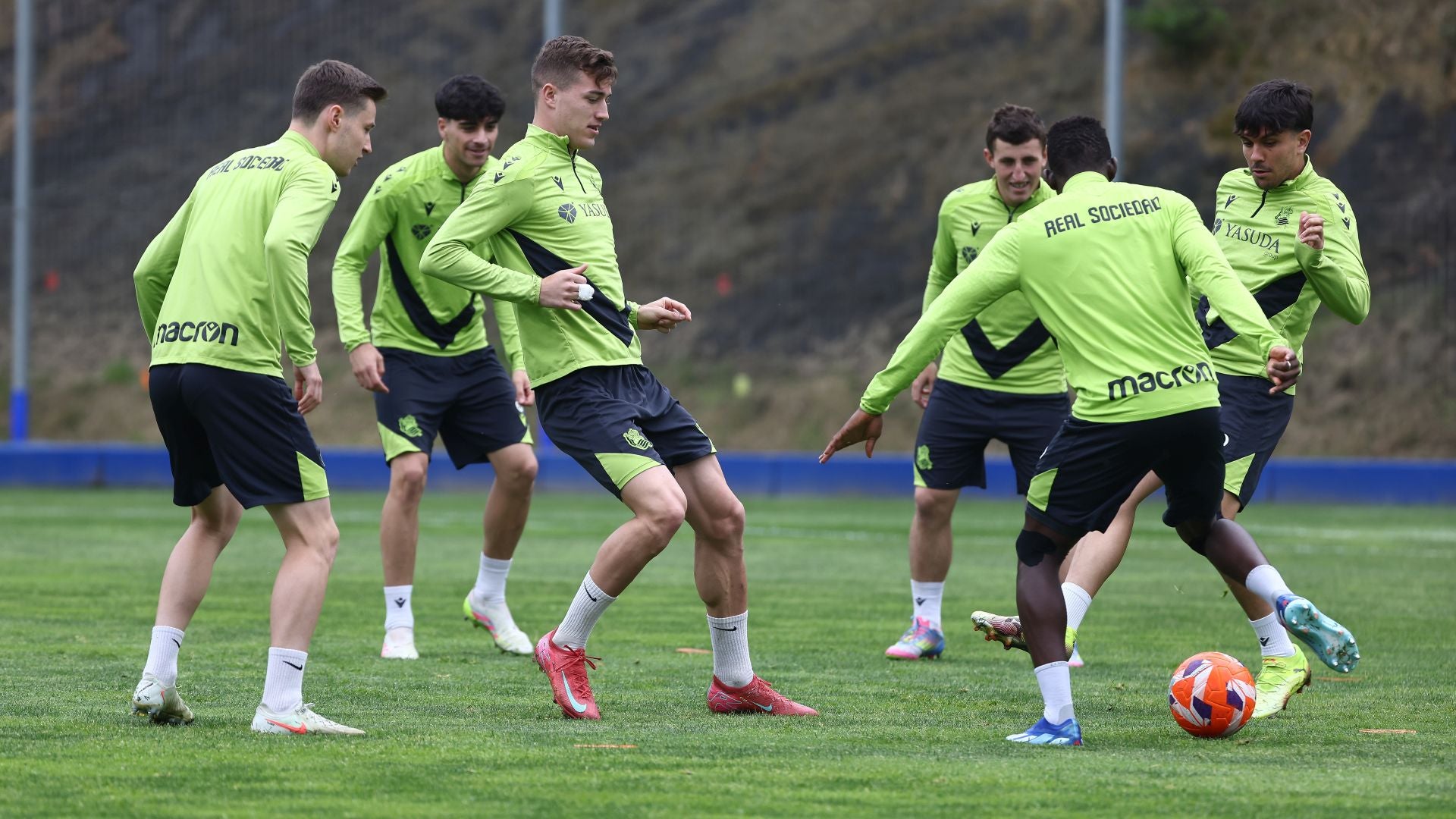 Resignada calma y habituales ausencias en Zubieta