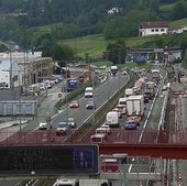 Retenciones en la N-I a la altura de Andoain, sentido Donostia, por un coche accidentado