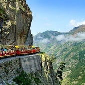 Paisajes impresionantes a 2.000 metros de altura y un lago esmeralda: Así es el tren «más espectacular de Europa» a un paso de Gipuzkoa