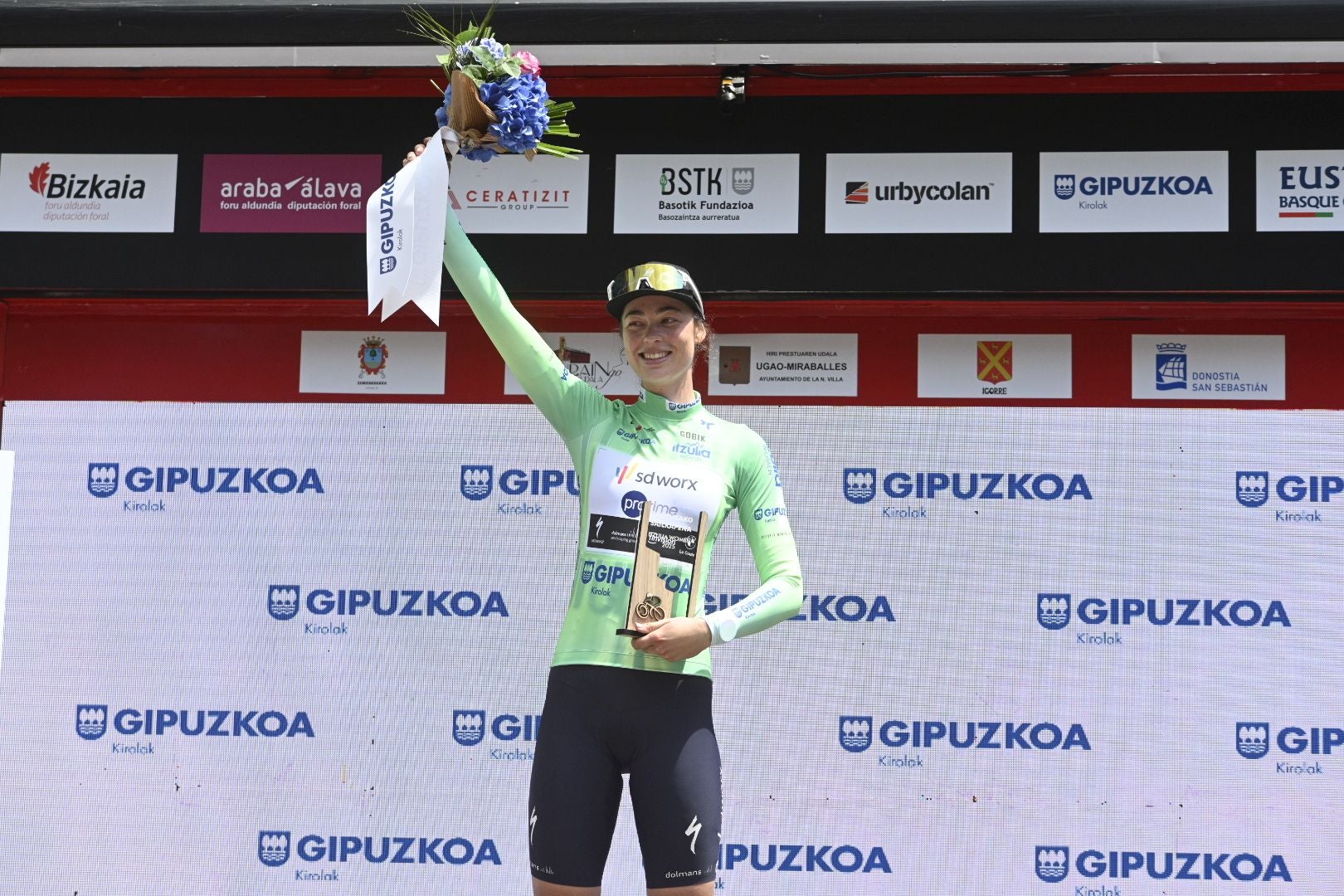 Demi Vollering reina en la Itzulia