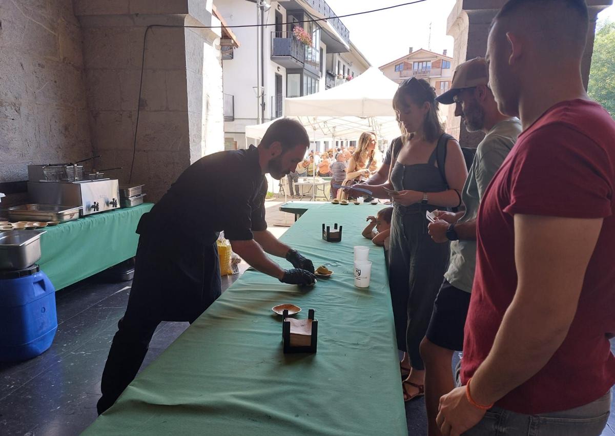 Imagen secundaria 1 - También hubo animales presentes en la feria.