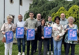 Representantes del Ayuntamiento, de AED y de la asociación Aitzindariak en la presentación.