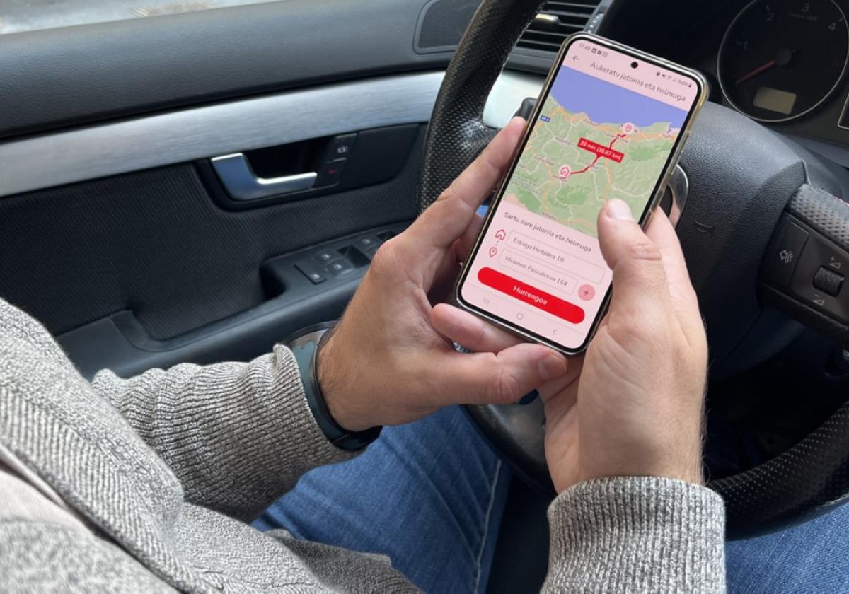 La app 'Hoop Carpool' permite recibir ayudas por compartir coche.