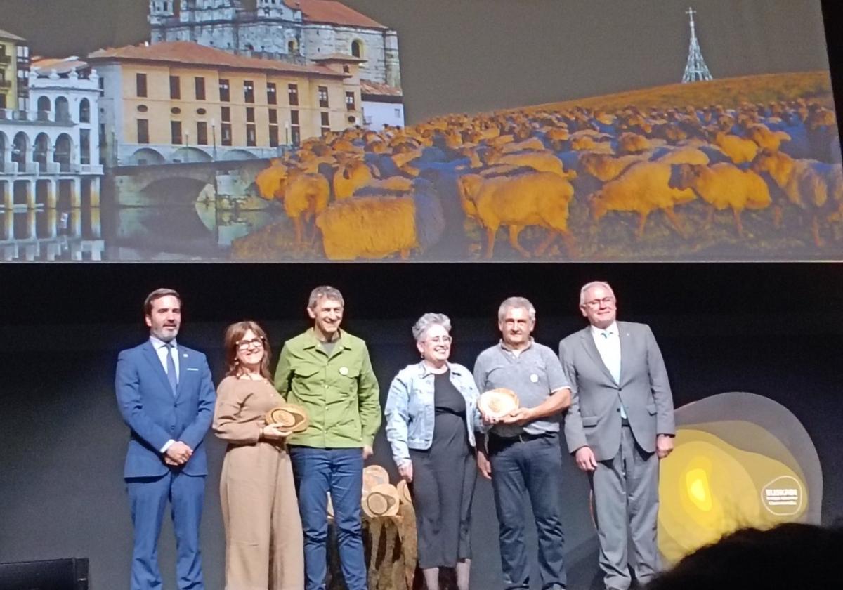 El turismo gastronómico de Tolosaldea recibe el premio 'Elkarrekin 2025'