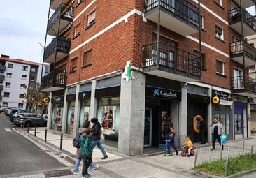El trabajador del banco robado en Altza no volvió más a su puesto tras el día del atraco a instancias de la Ertzaintza