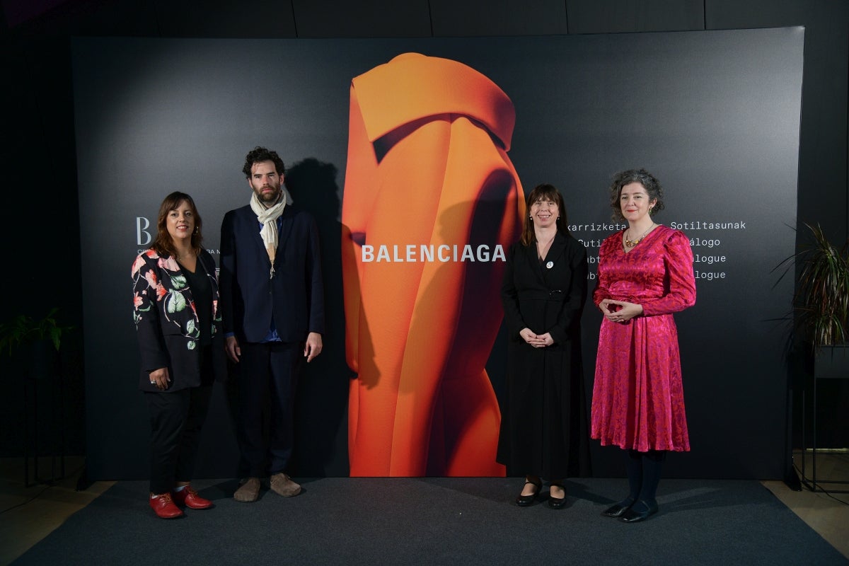 Exposición &#039;La sutileza de un diálogo&#039; en Balenciaga