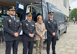 Autoridades ayer en la presentación del nuevo servicio.