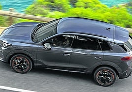 Con una longitud de 4,52 m, el Terramar atrae las miradas por su frontal agresivo y su desafiante nariz de tiburón, además de la firma lumínica.