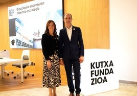 Eluska Sukia, directora de inversiones de Kutxa Fundazioa, junto al director general, Ander Aizpurua.