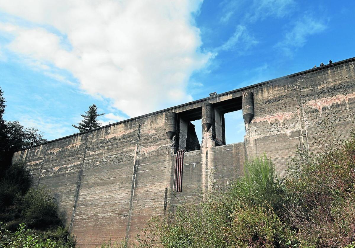 El derribo parcial de la presa de Artikutza se acometerá en la primavera de 2026