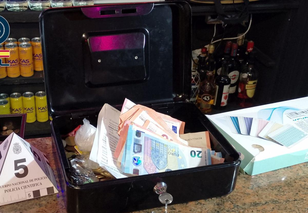 Cocaína rosa, éxtasis y hachís al otro lado de la barra: la Policía desmantela un punto de venta de droga en un pub de Irun