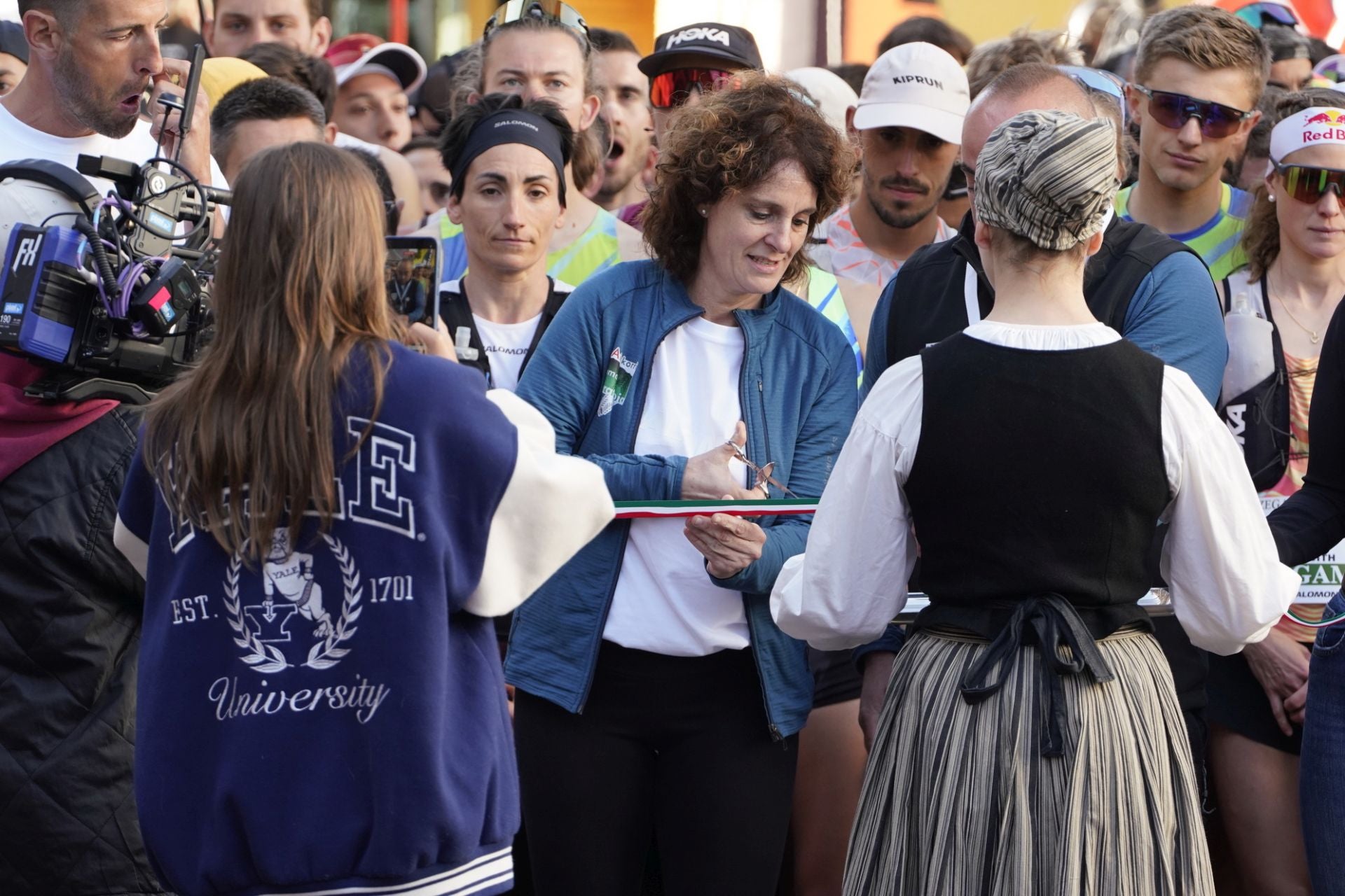 Multitudinaria salida de la Zegama-Aizkorri