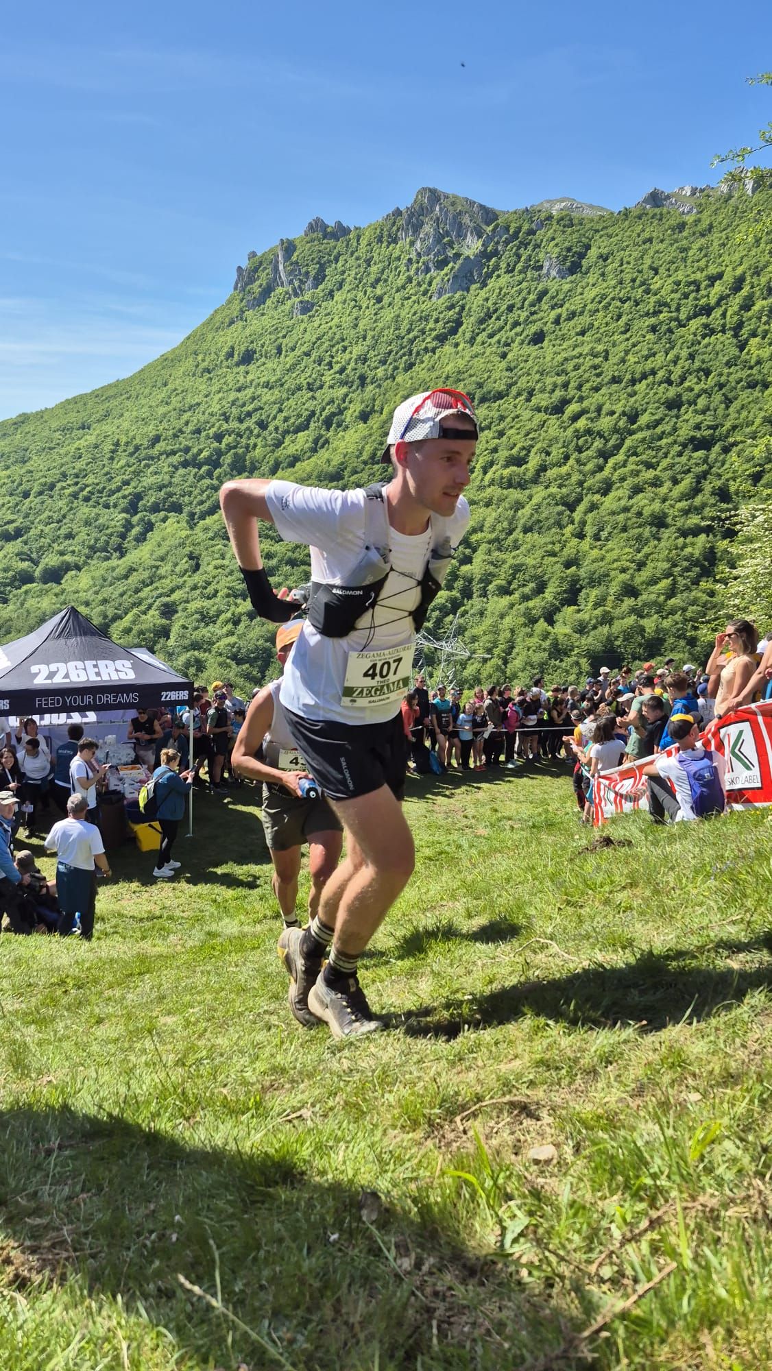 Los corredores, a su paso por Sancti Spiritu