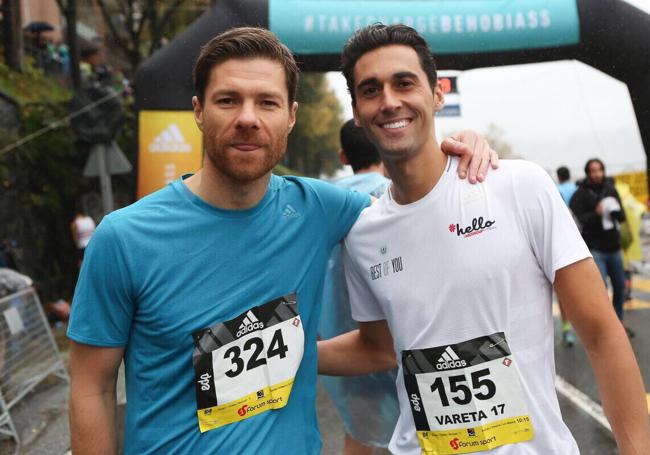 Alonso y Arbeloa en la salida de la Behobia-San Sebastián 2017.