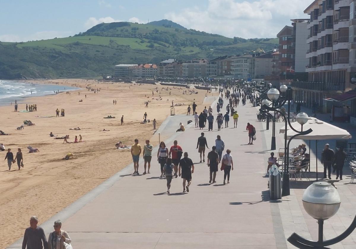 El Ayuntamiento pretende actualizar la ordenanza que regula los usos y actividades en la playa.