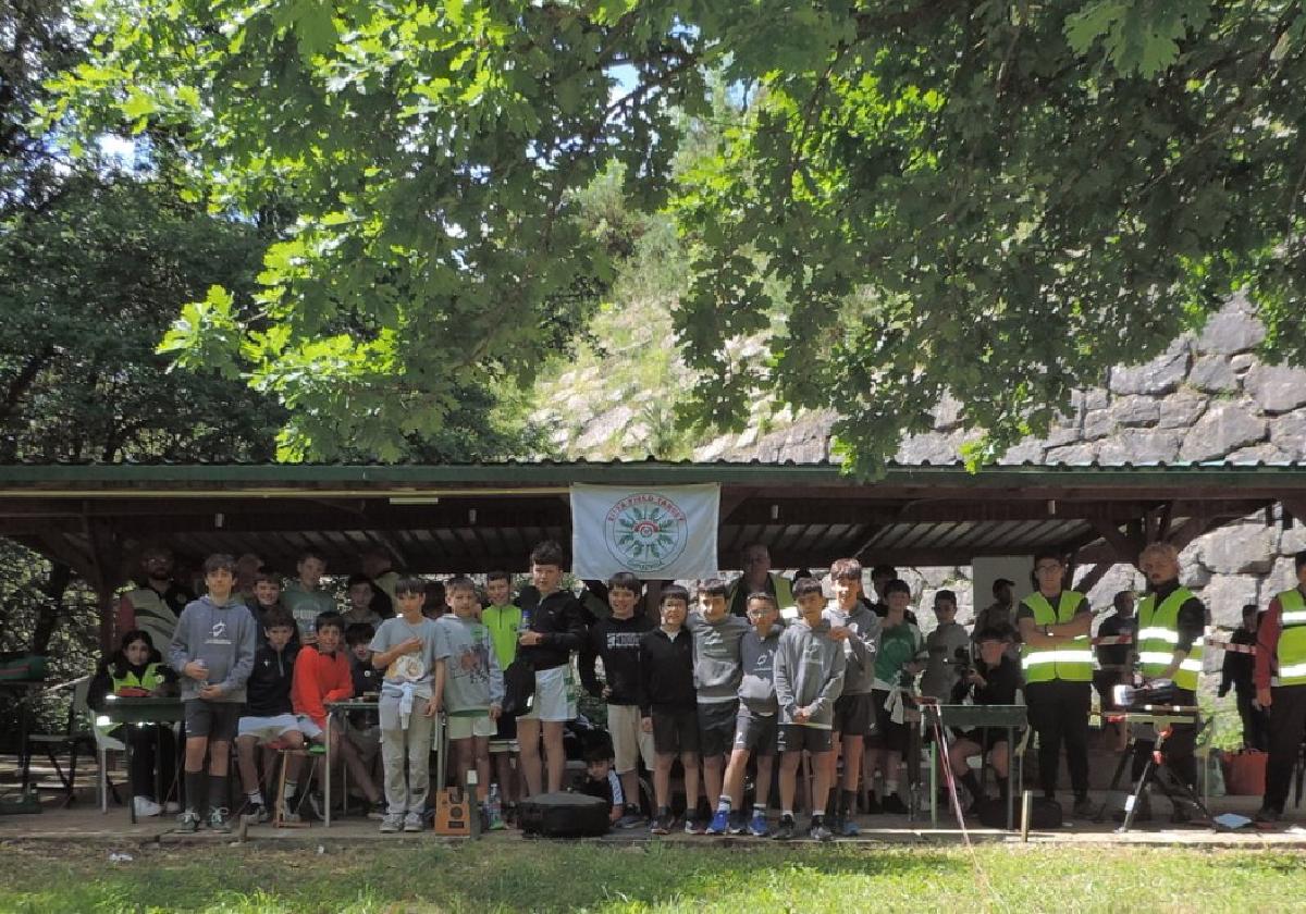 Aprendices de Field Target en el campo de Eitza dentro del deporte escolar