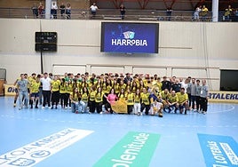 Previo al partido hubo un reconocimiento para los equipos de la cantera por los resultados obtenidos durante esta temporada.