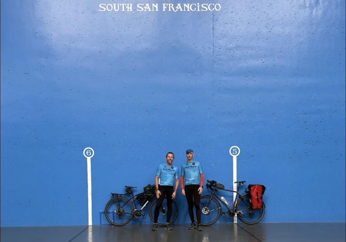 La ruta en bicicleta por Estados Unidos de dos vascos para visitar 22 Euskal etxeak