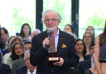 Premio al Arraigo: Sade