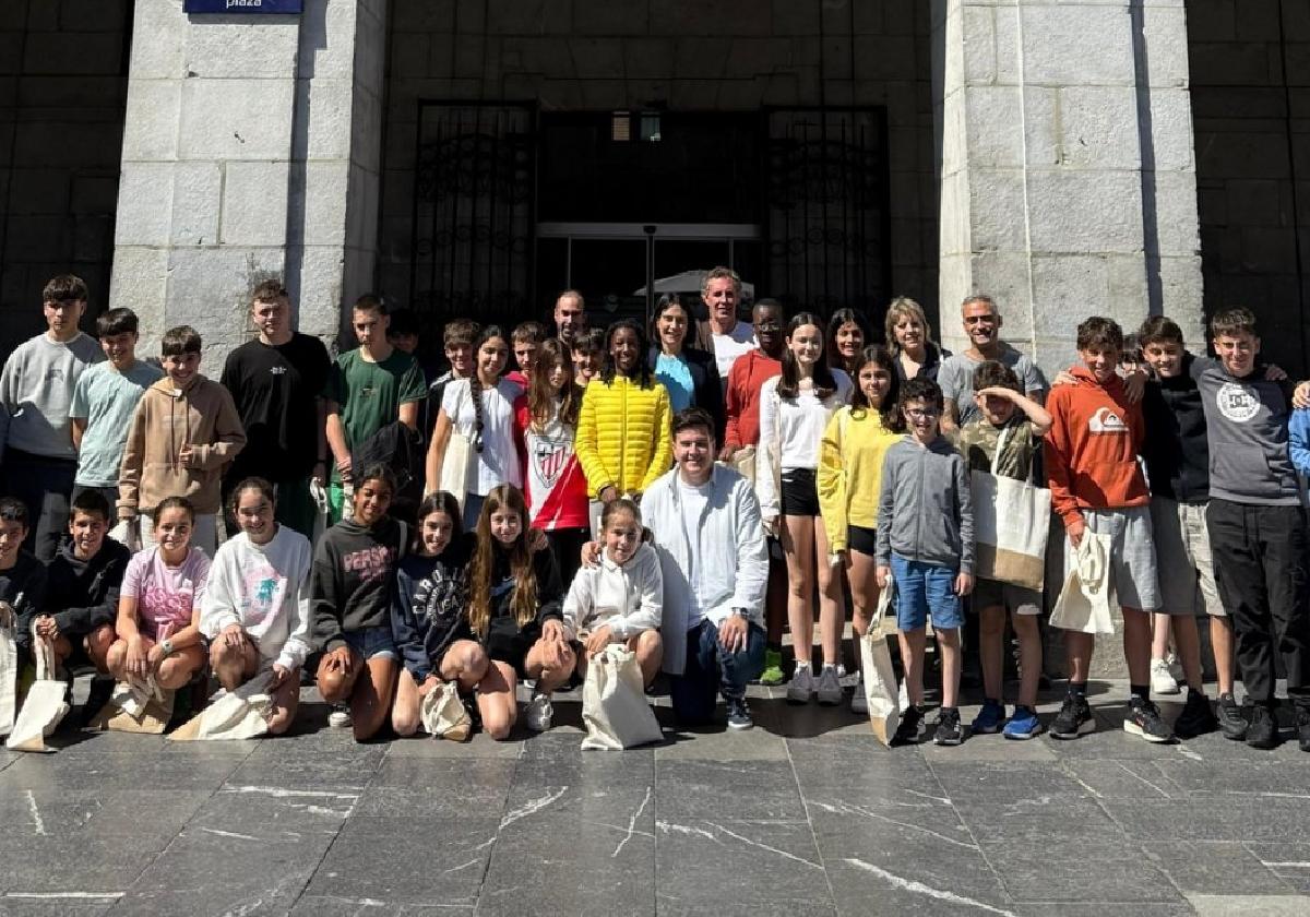 El alumnado local se implica por un pueblo sostenible
