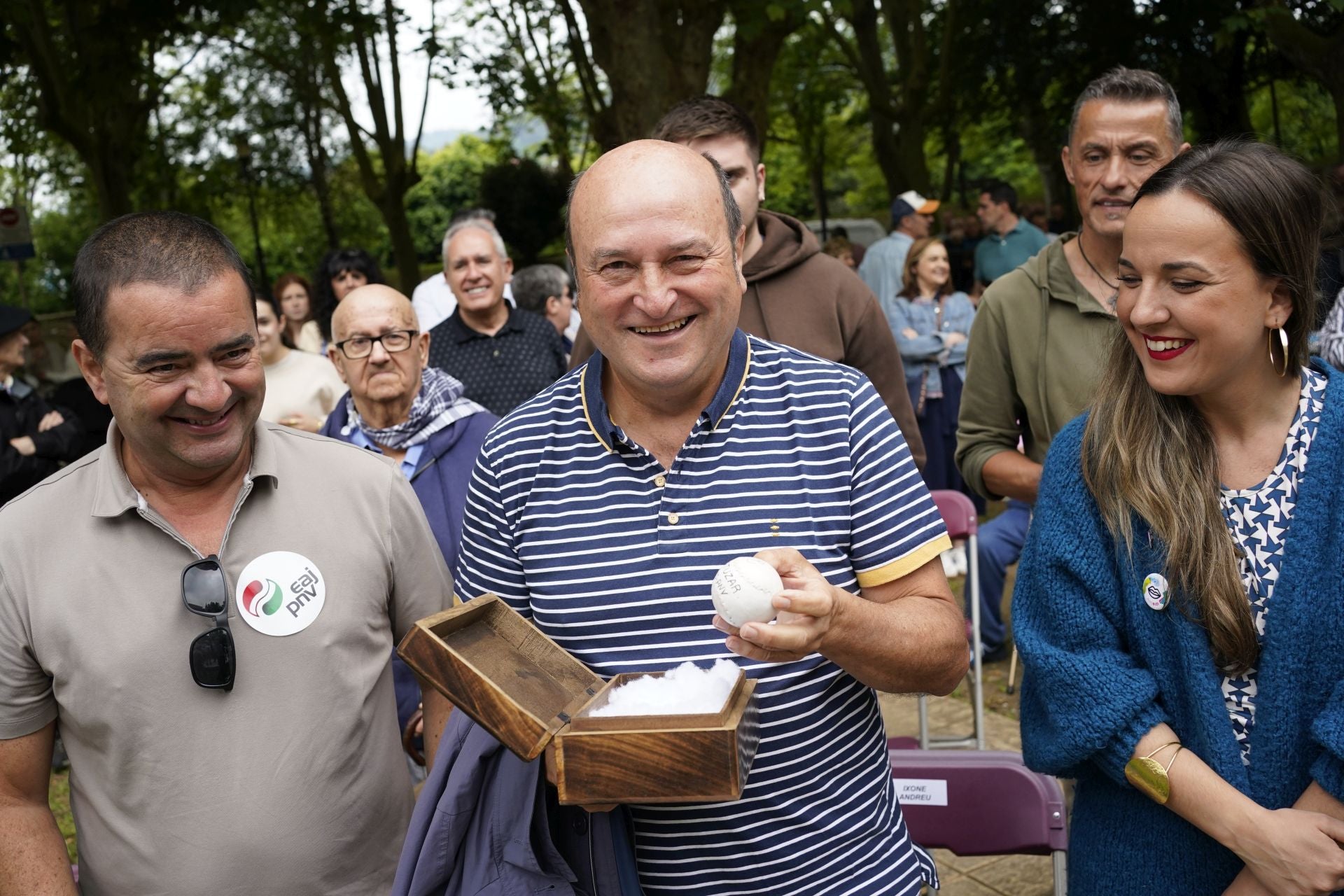 Las imágenes del homenaje a Ortuzar
