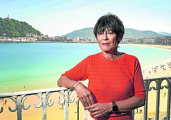 Maddalen Iriarte en los jardines del palacio Miramar de Donostia.