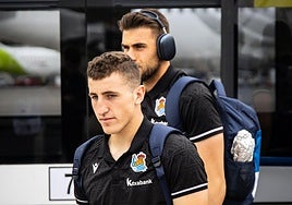 Mariezkurrena y Fraga antes de subirse al avión rumbo a Mérida