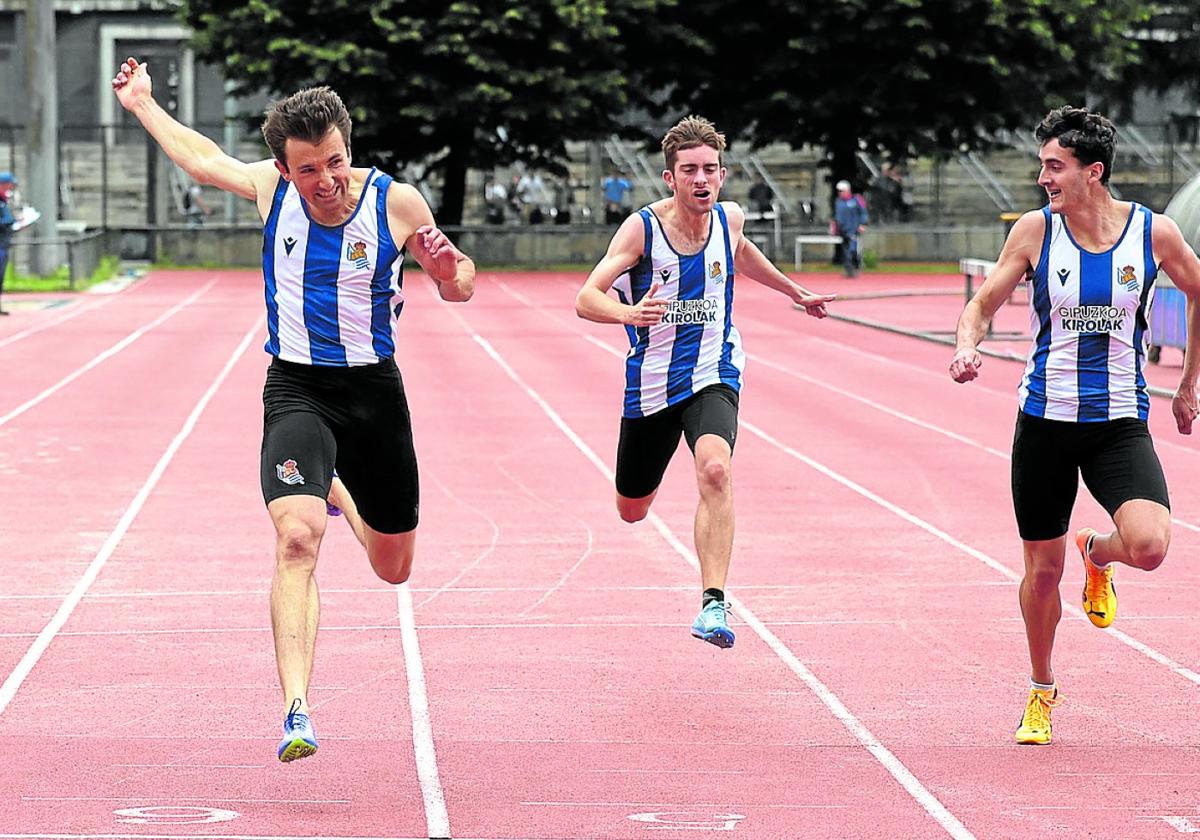 Mariscal, Pikabea y Serrano, ayer en la final del 200 del Campeonato de Gipuzkoa.