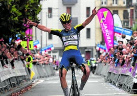 Daan Dijkman celebra su triunfo, este domingo en Egia.