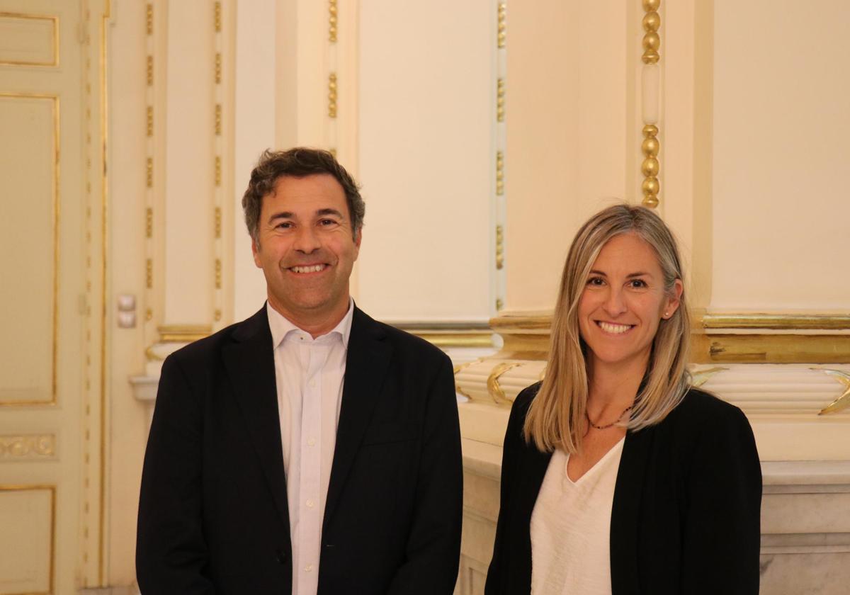 El actual diputado foral de Promoción Económica, Unai Andueza, y la nueva directora del área, Amaia Arregi.