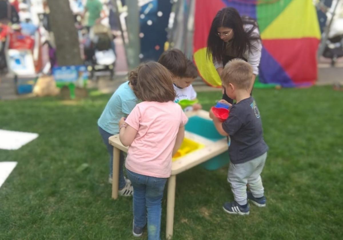 La iniciativa 'Jolasian' llevará durante una semana el juego al aire libre a las plazas y parques