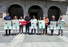Aitzol Gartzia, Goiuri Ezeiza y Andu Martínez de Rituerto, con algunos representantes culturales y deportivos que completan la programación para estas fiestas patronales.