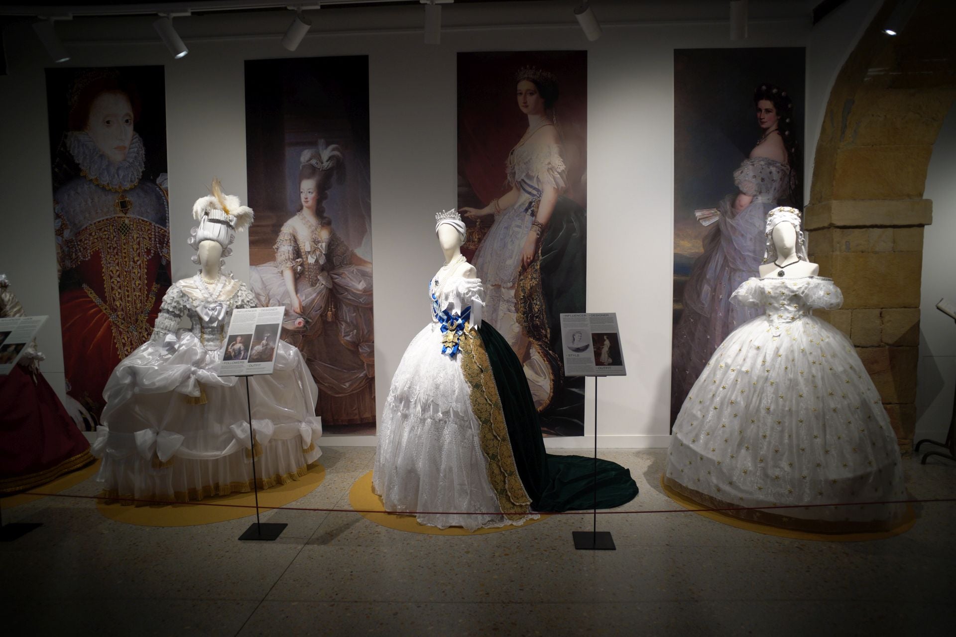 Las mejores imágenes de la exposición sobre &#039;influencers&#039; en Errenteria