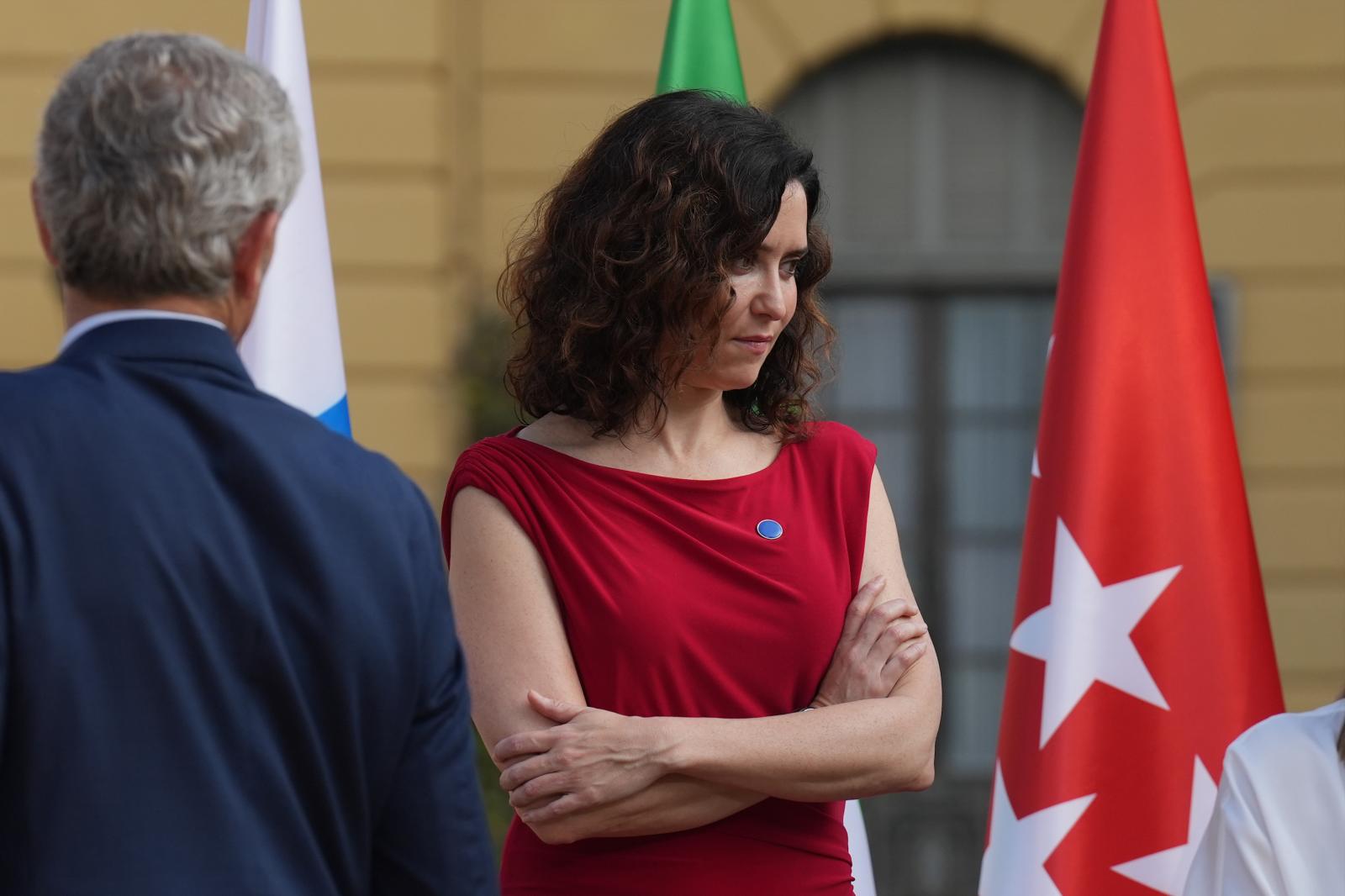 La presidenta de la Comunidad de Madrid, Isabel Díaz Ayuso, a su llegada a la XXVIII Conferencia de Presidente.