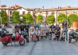 Representantes municipales y de asociaciones locales en la presentación de la programación de fiestas.