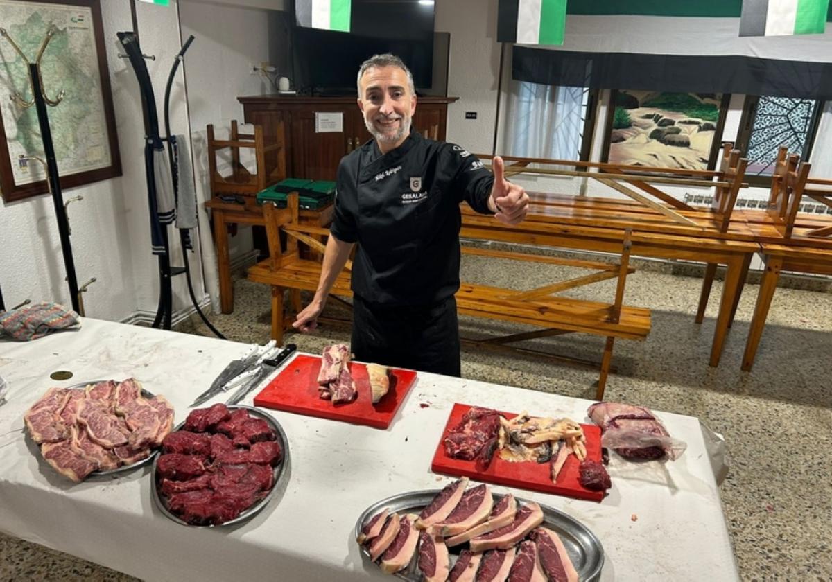 Arrancó la Semana Cultural en la sede social con la recepción de autoridades y lunch y también hubo curso de corte de carne y barbacoa.