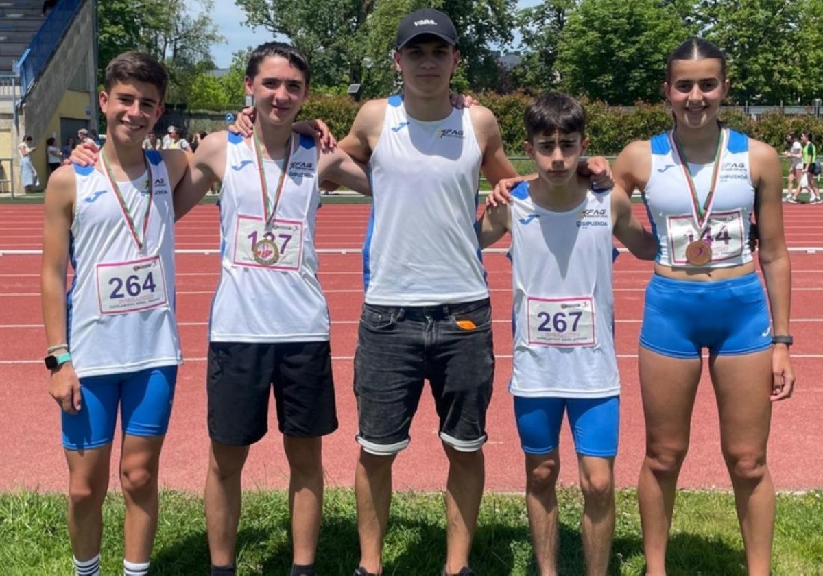 Medallas para los atletas infantiles locales en los Juegos Escolares de Euskadi