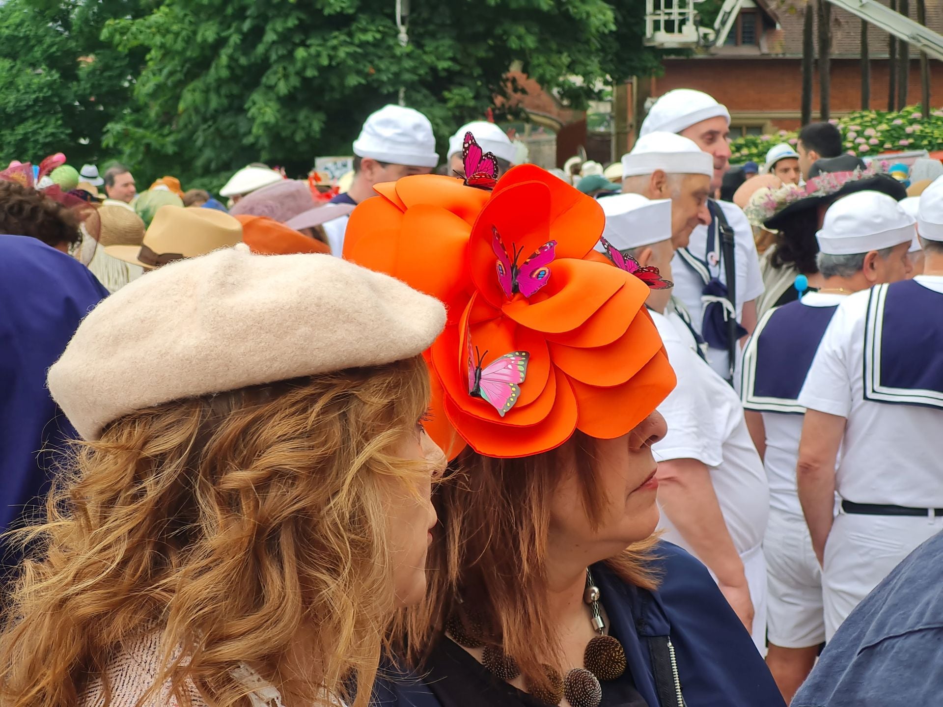 Tercera edición del Paseo con sombrero por Donostia