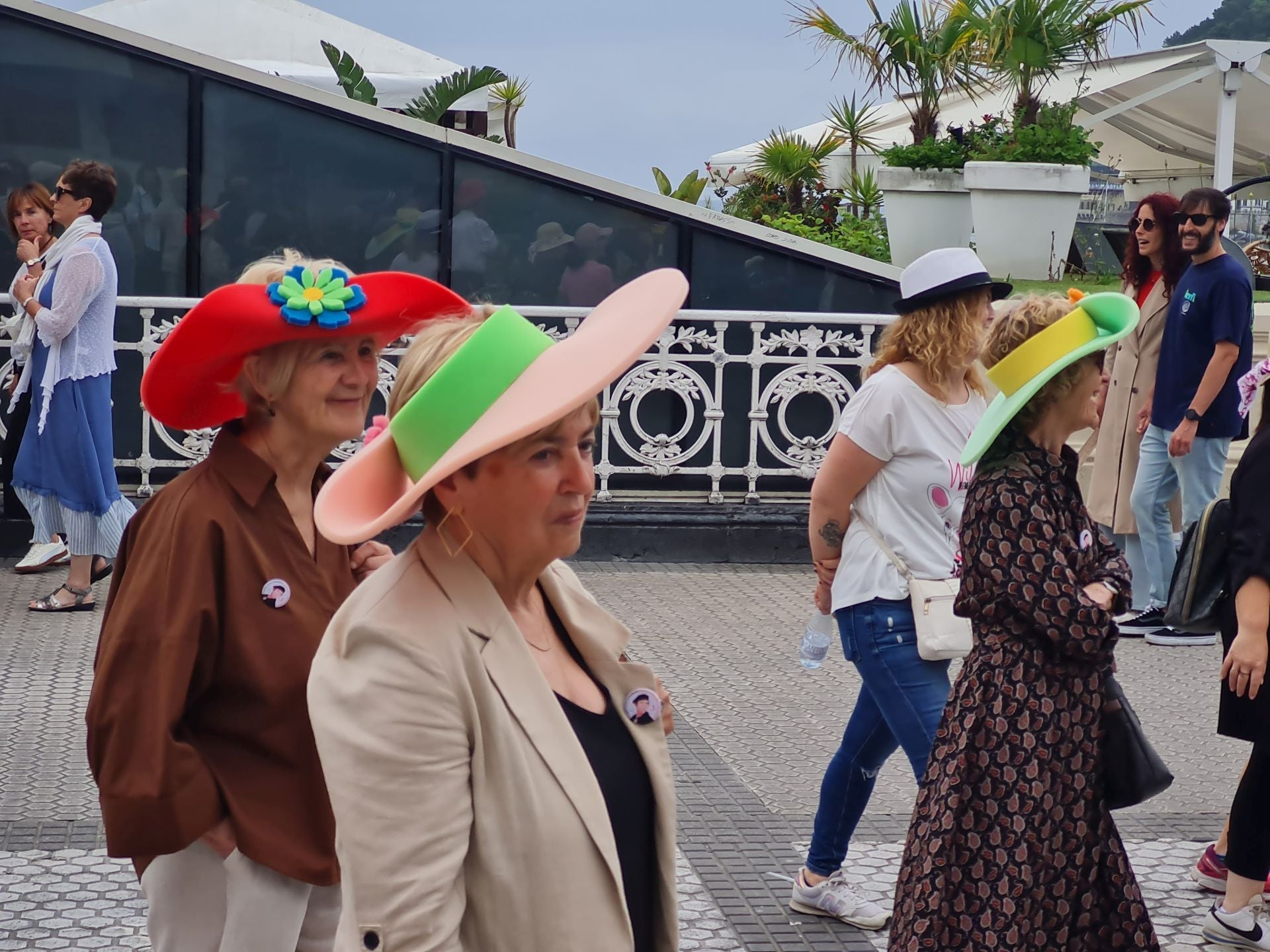 Tercera edición del Paseo con sombrero por Donostia