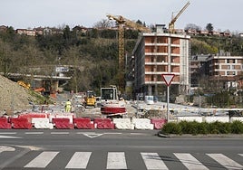 Obras de los nuevos edificios de viviendas en Ciudad Jardín, en Donostia.